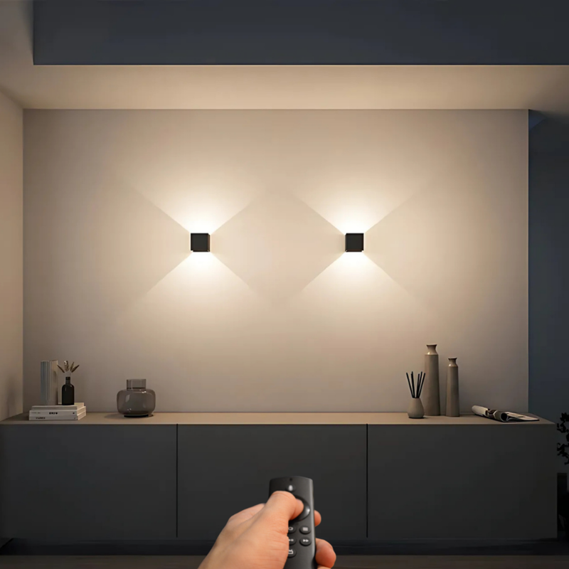 MovoLuxe Premium rechargeable wall light, cordless dimmable LED with remote, product view
