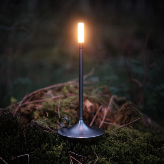 Kandelaar lamp in black side view, minimalist cordless table lamp, dimmable LED light