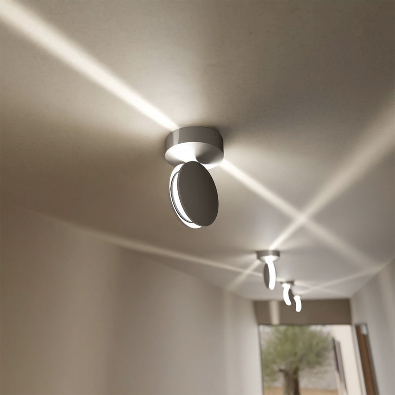 Strahlenquadrat LED wall light side view, modern living room light