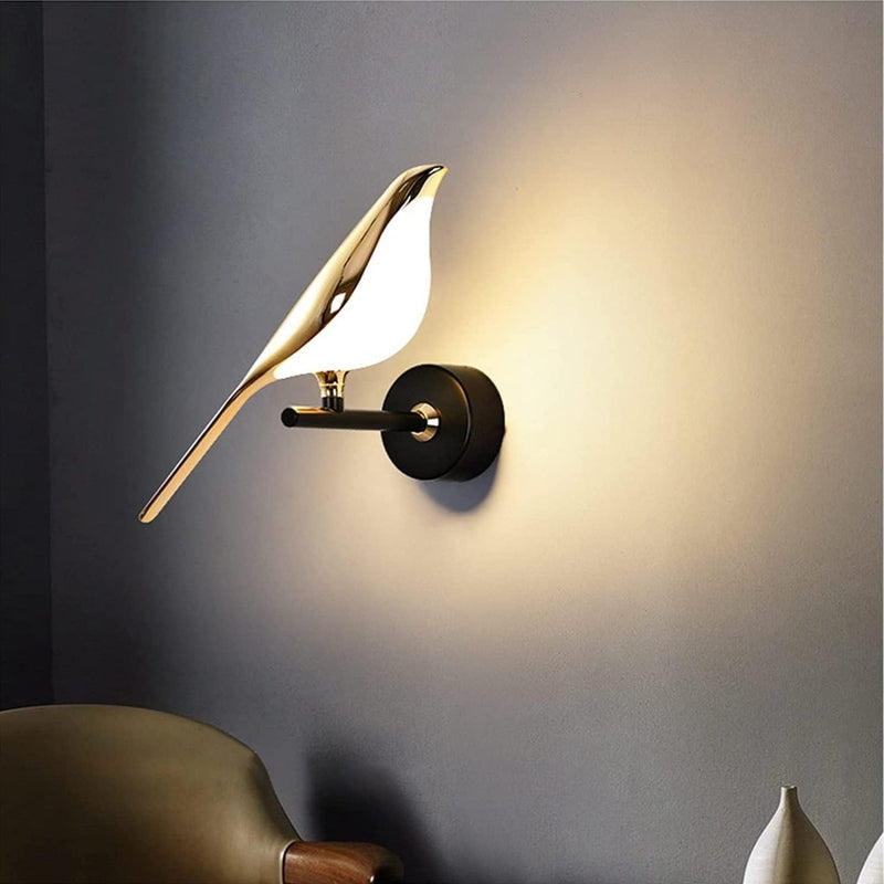 Vogel bird wall light detail of the decorative bird design on the wall lamp